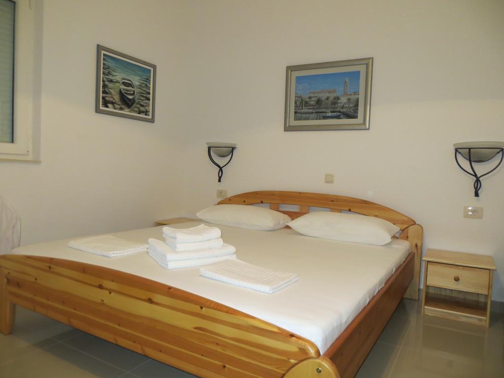 بريلا Apartments Lucija الغرفة الصورة